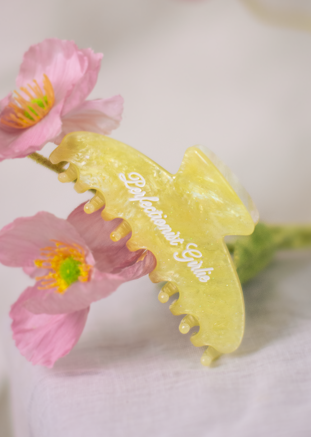 Perfectionist Girlie Claw Clip -  Lemon - Cloud & Victory
